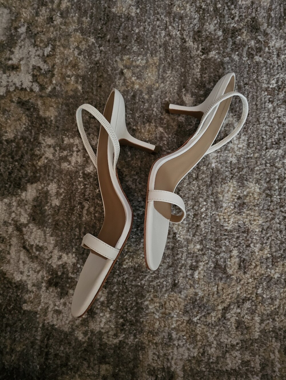 Reformation Kitten Heel - Picture 2 of 7